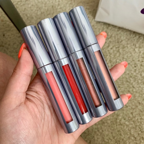 Rogue runway liquid lipstick. - Picture 1 of 1